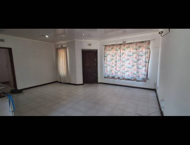 3 BEDROOM SIMPLEX FOR SALE IN SANDFIELD